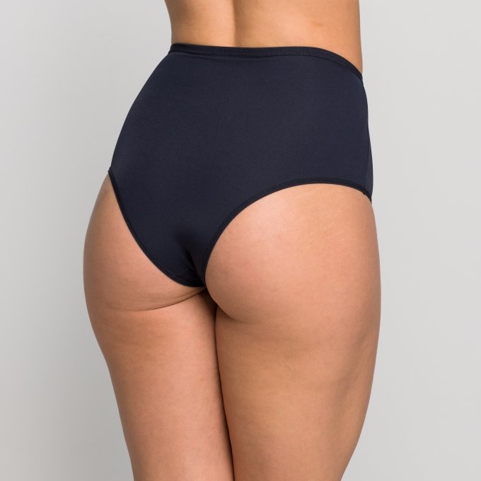 Calcinha Poliamida de Compressão Modelo Tanga Cinta