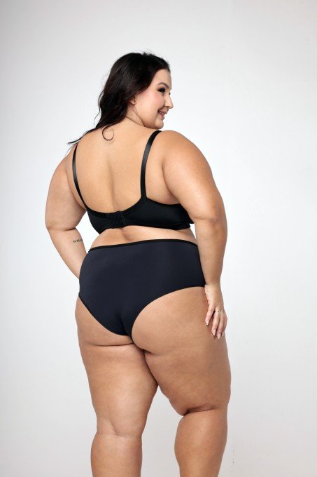 Calcinha em poliamida plus size lisa modelo tanga cintura alta