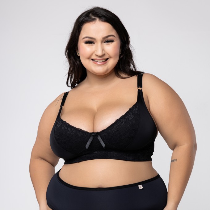 Sutiã plus size em poliamida detalhe em renda alças reforçadas